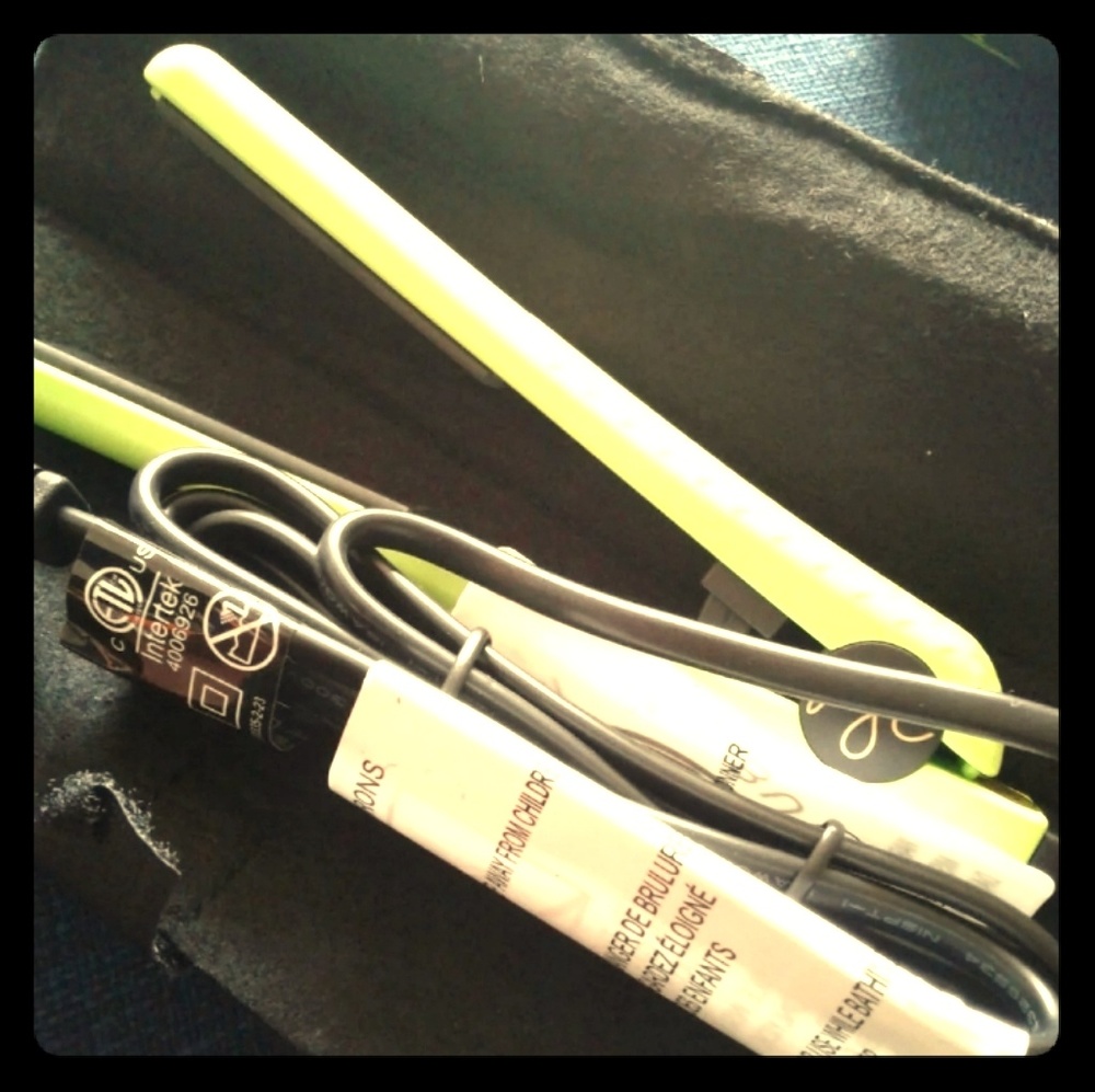 Pyt hair 100% Ceramic mini flat iron